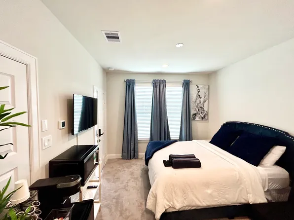 (undisclosed Address), Houston, TX 77054