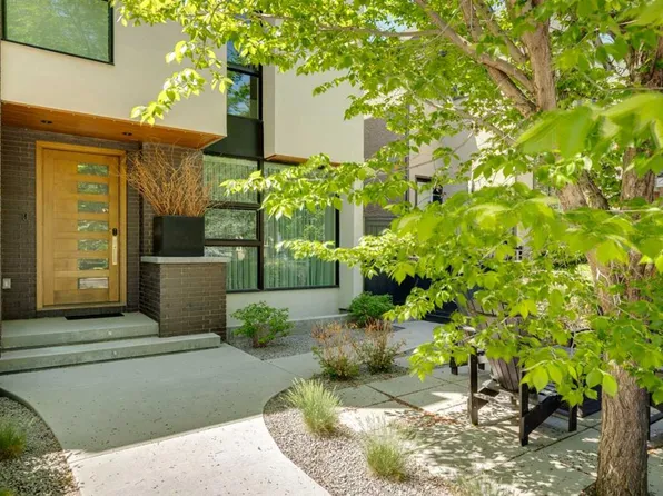 3813 E 1a St SW, Calgary, AB T2S 1R4