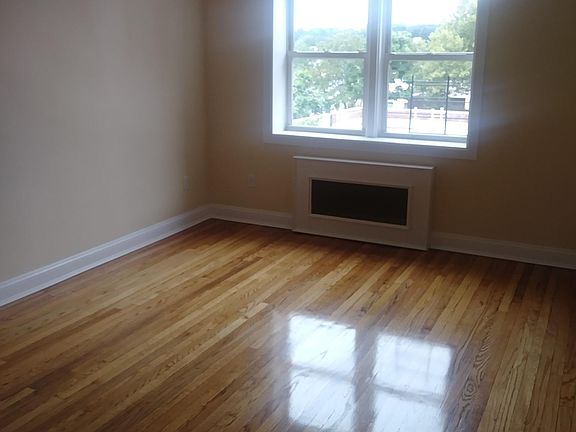 4th image of 9134 195th St
