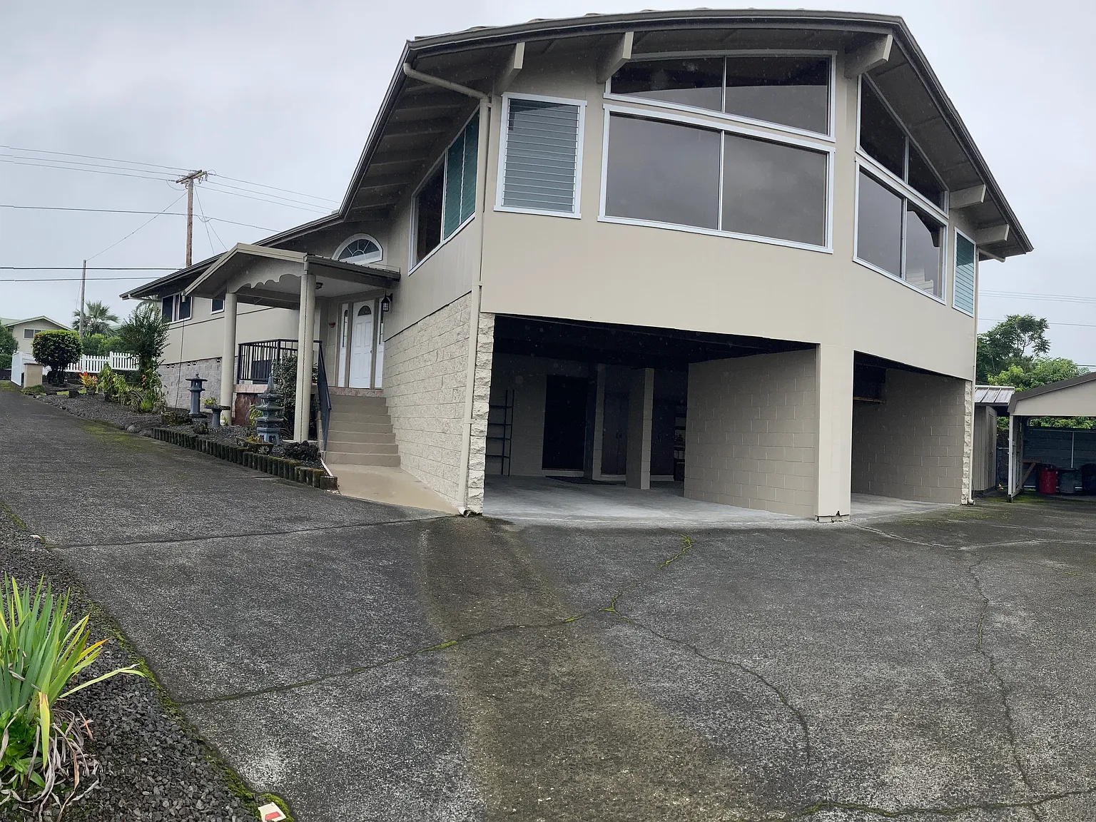 3 bed, 2.5 bath, 2589 sqft, $3,200 — Photo 3