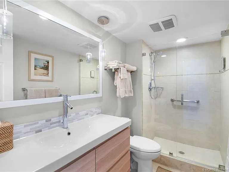 1289 NE Ocean Blvd #11 — Photo 46