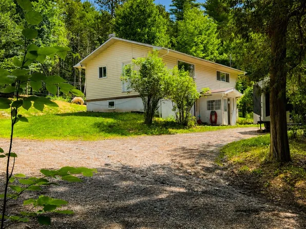 202 Brydges Rd, Greater Madawaska, ON K0J 1G0