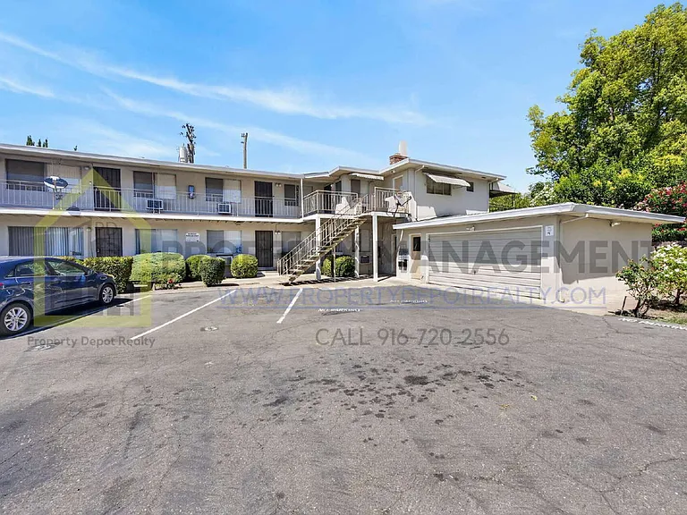 4411 Del Rio Rd #4 — Photo 26