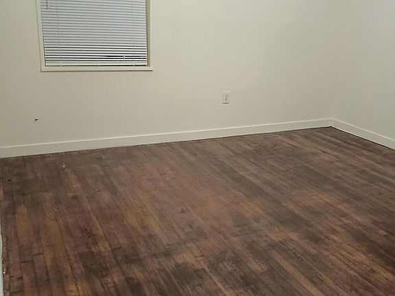 4th image of 318 Cameron St