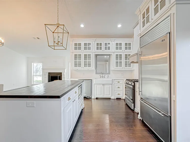 520 E Castle Harbour Dr — Photo 9