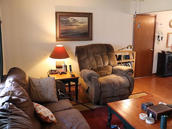 4th image of 109 Mapletree Ln