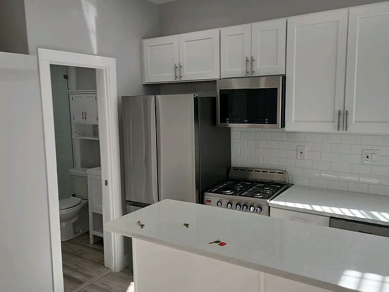 149 Peachtree Cir NE #11 — Photo 3