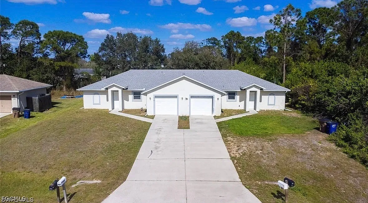 2 bed, 2.0 bath, 2560 sqft, $1,850 — Photo 2