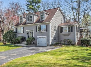 17 Wayside Rd, Tewksbury, MA 01876