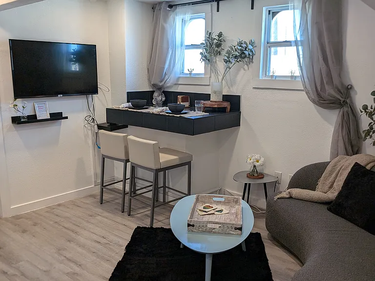 2141 W Madison St #C — Photo 22