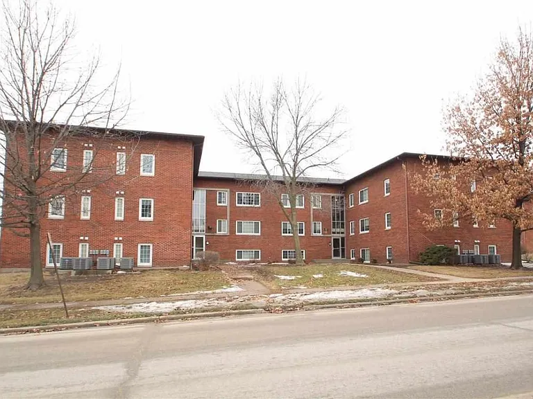 124 Grandview Ct #124 — Photo 1