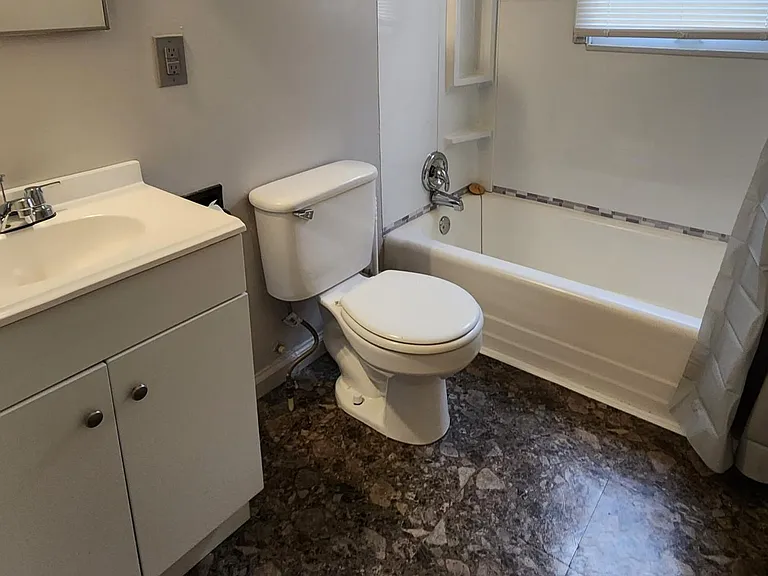 2717 Chamber St — Photo 11