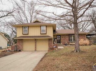 2120 SW 32nd St, Topeka, KS 66611