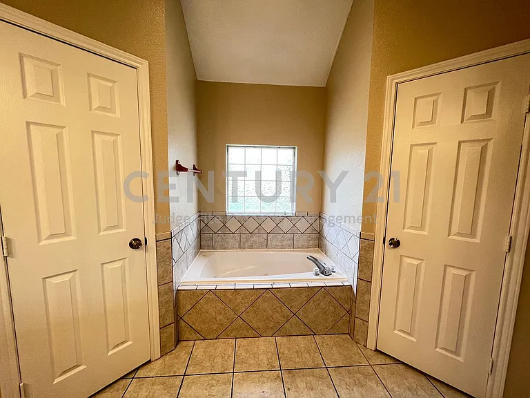 788 Robin Ct — Photo 12