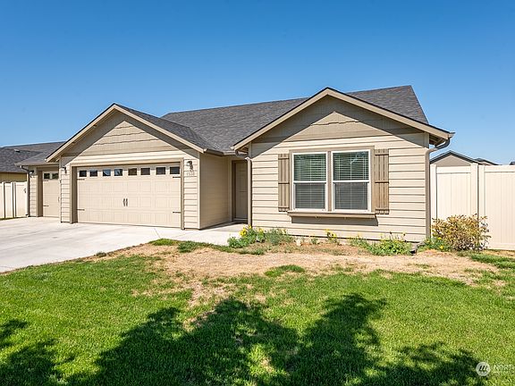 3rd image of 1338 E Burr Avenue