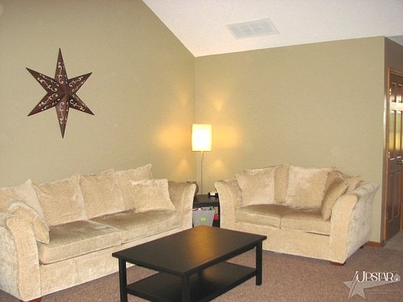 5th image of 324 Willard Dr