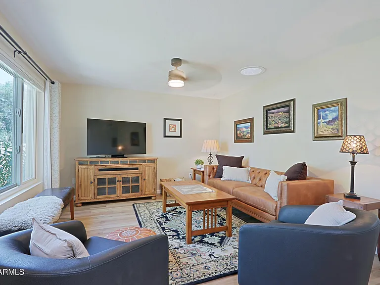 703 E Auburn Dr — Photo 18
