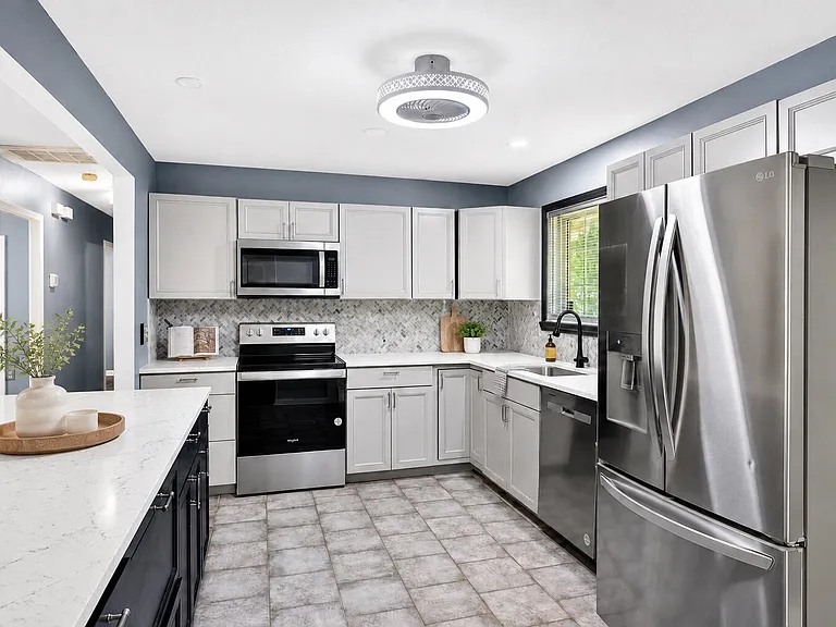 1621 Cloverdale Dr — Photo 30
