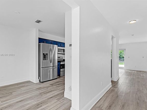 5th image of 1531 W Harmony Lake Cir