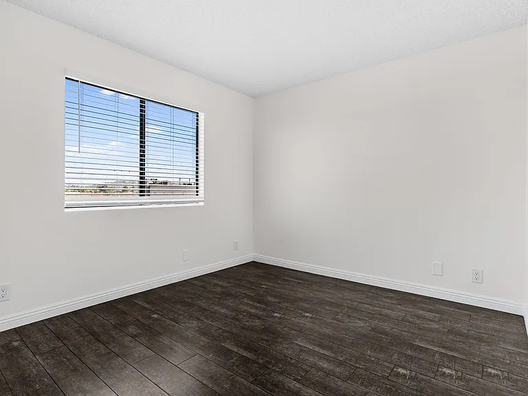 1168 E 10th St #224B — Photo 9