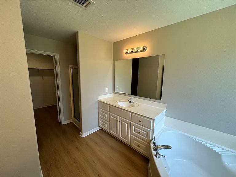 16324 Sun View Ln — Photo 8