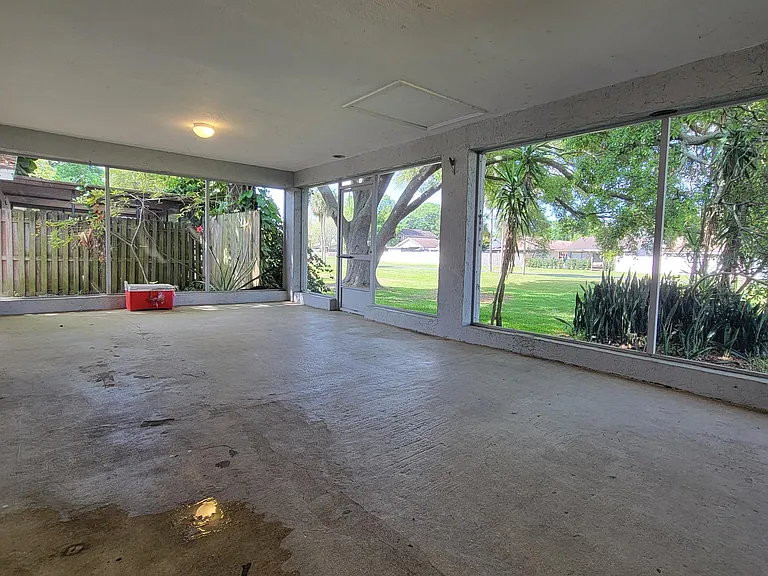 10330 Rosemount Dr — Photo 10