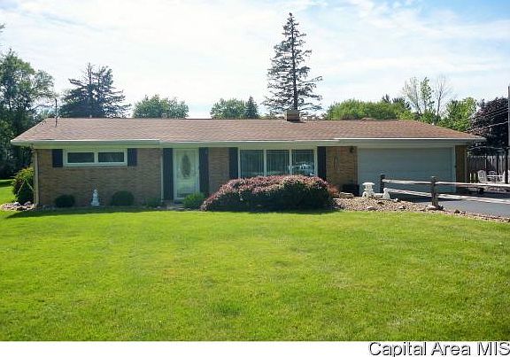 2nd image of 448 Oakwood Dr