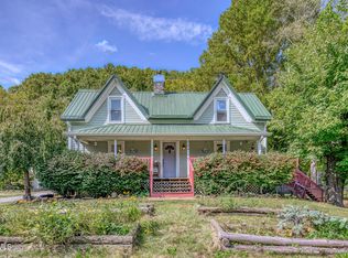 684 Hampton Creek Rd, Roan Mountain, TN 37687