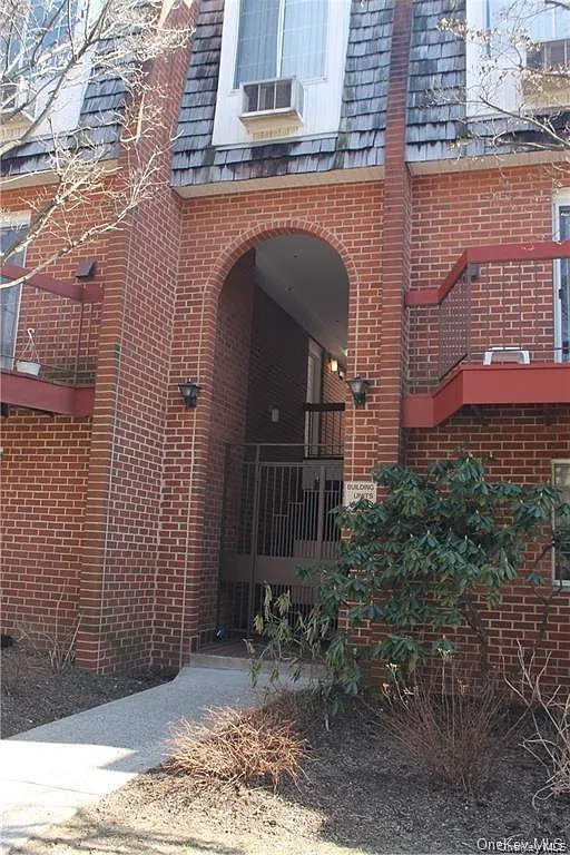 2 bed, 2.5 bath, 1320 sqft, $3,975 — Photo 1