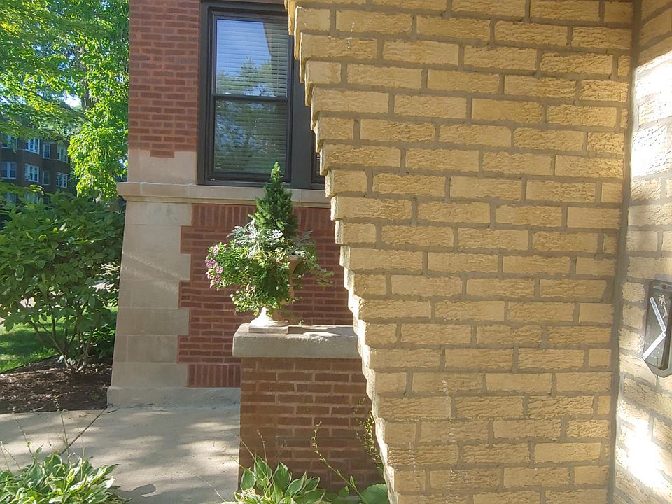 Front entry detail