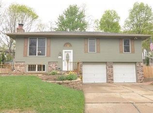 2317 SW Keystone Dr, Blue Springs, MO 64014