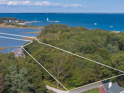 10 Featherbed Ln, South Dartmouth, MA, 02748