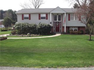 906 Rolling Meadows Dr, Greensburg, PA