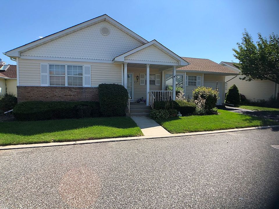 1st image of 9 Rose Dr