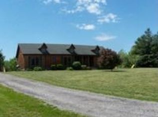 2235 Walnut Grove Rd, Harrisburg, IL 62946