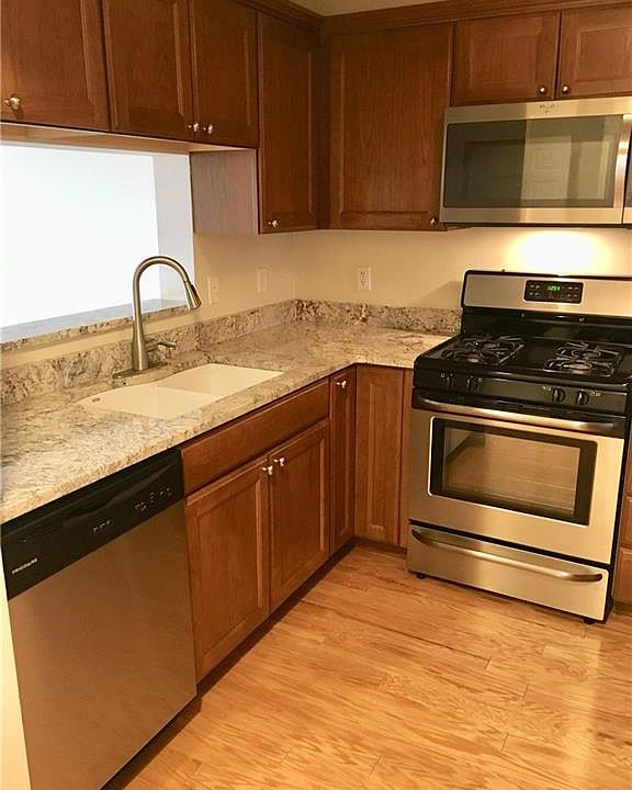 1st image of 752 Quaker Ln APT 309
