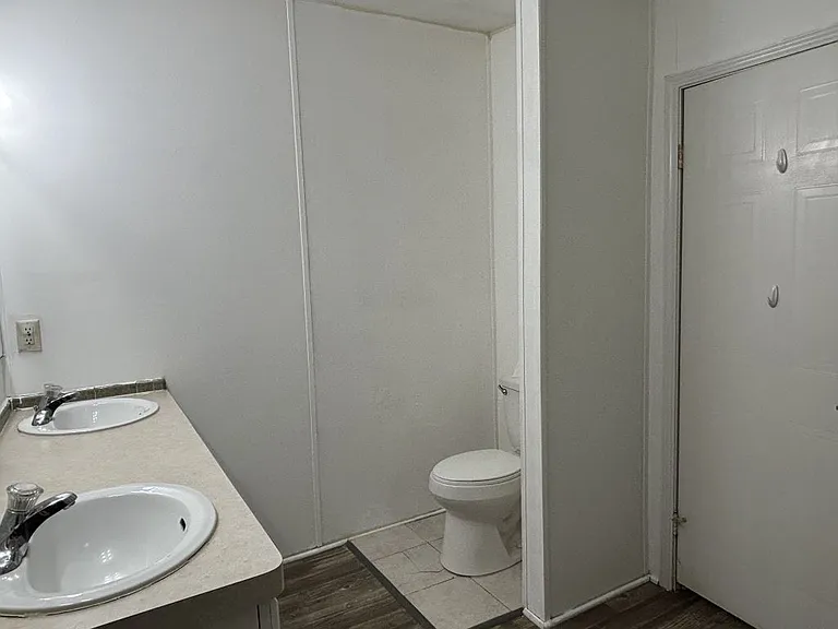 20 Glen Cove Ct #46 — Photo 13