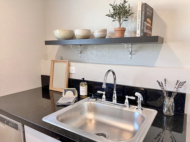 4207 N 27th St #14 — Photo 14