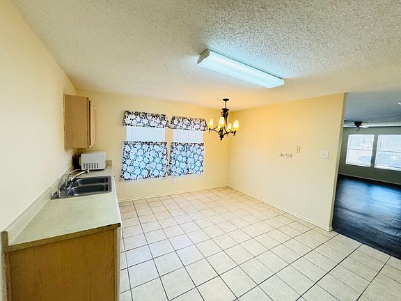 2nd image of 2717 Meadowlark Dr