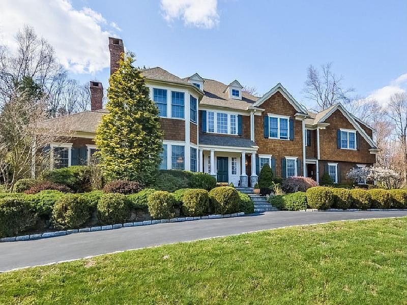 Prestigious Colonial