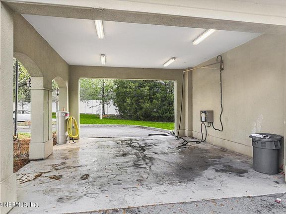 5th image of 8290 GATE Parkway W #317
