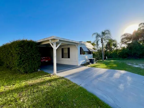 23 San Pablo Lane, Port St Lucie, FL 34952