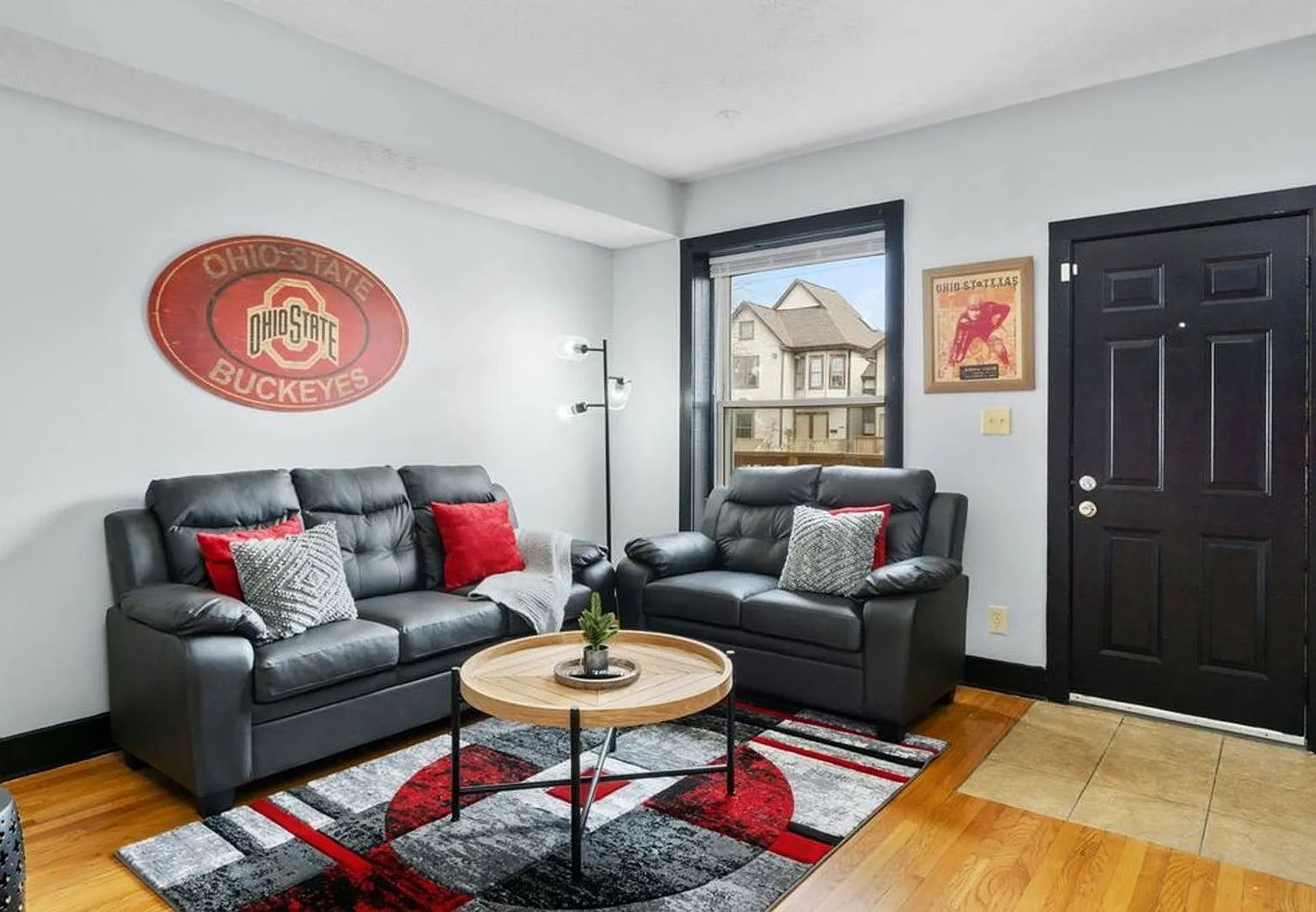 3 bed, 1.0 bath, $1,225 — Photo 2