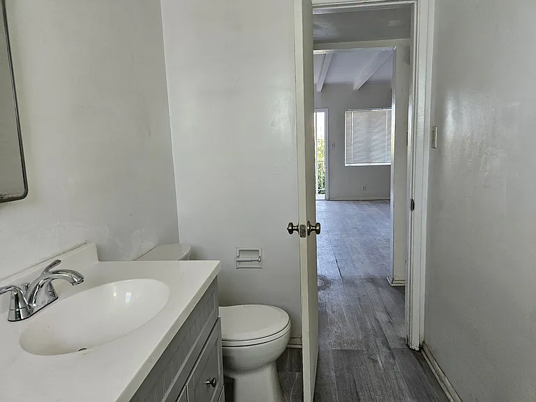 411 S 11th St #9 — Photo 11