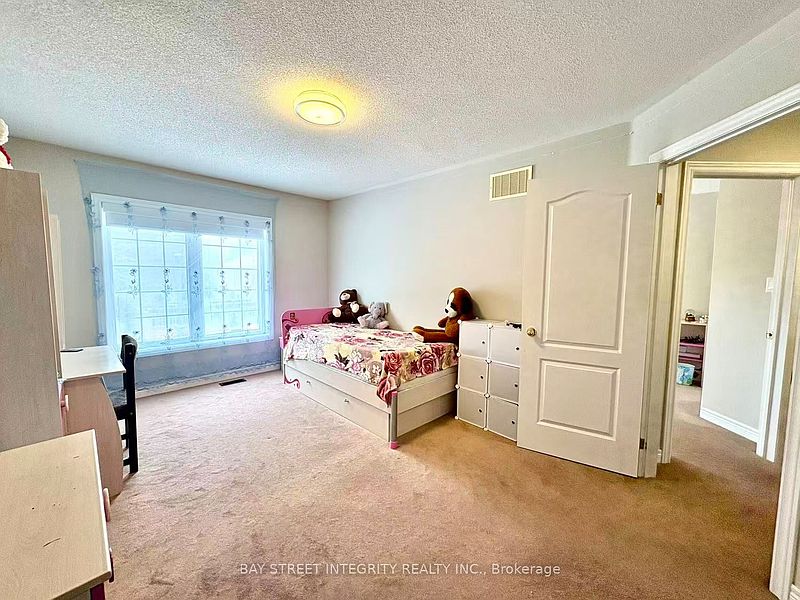 Richmond Hill Townhouse for rent - 4 Bedrooms — photo 18