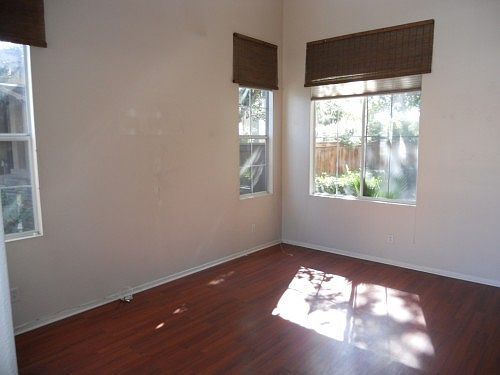 5th image of 653 Prairie Dr