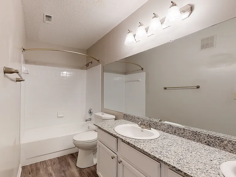 Hickory Grove — Photo 4