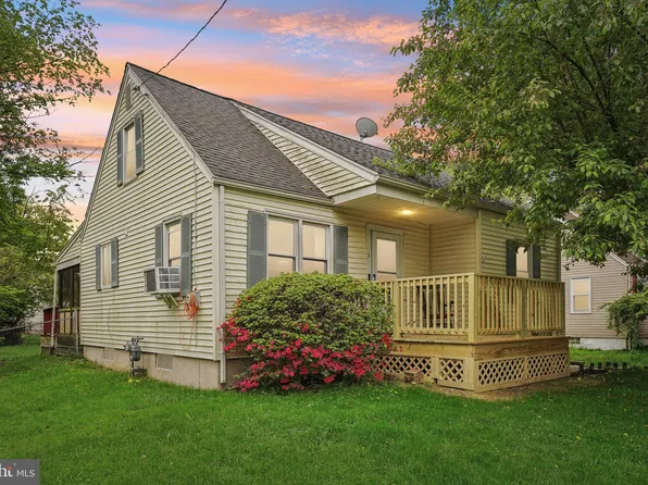 9 Hawthorne Ave, Ewing, NJ 08638