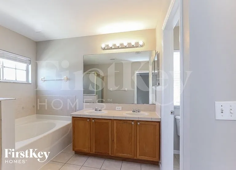 12607 Longcrest Dr — Photo 8
