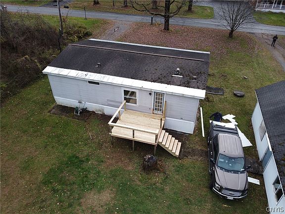 4th image of 7923 Middle Rd